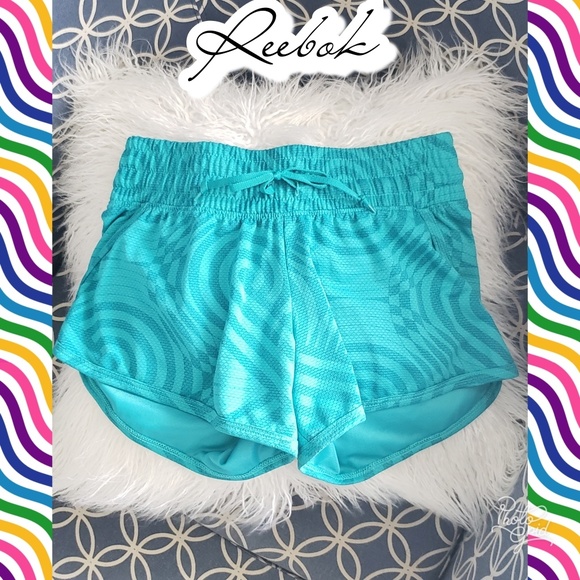 Reebok Pants - 💋Medium Reebok exercise running shorts work out